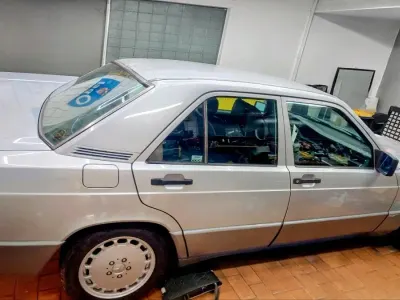 Gebraucht Mercedes 190 Sportline 118 PS (86 kW) 1990 Silber Limousine