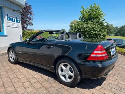 Gebraucht Mercedes SLK200 163 PS (119 kW) 2003 Schwarz Cabrio