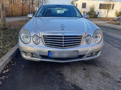 Grau Gebraucht 2009 Mercedes E200 Limousine | 5.500 € (Fairer Preis)