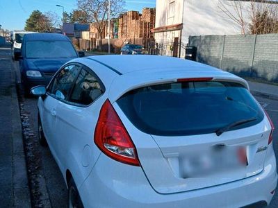 Weiß Gebraucht 2010 Ford Fiesta Trend Coupé | 2.800 € (Etwas zu teuer)