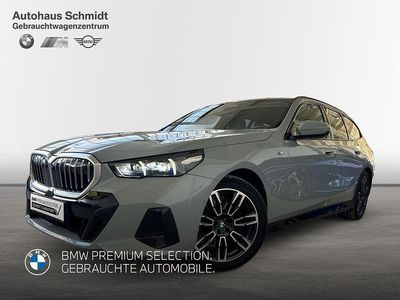 Gebraucht BMW 520 M Sport 197 PS (144 kW) 2025 M brooklyn grau Kombi