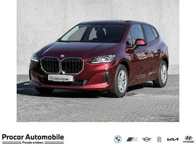 Gebraucht BMW 220 Luxury Line 156 PS (114 kW) 2023 Rot Van / Kleinbus