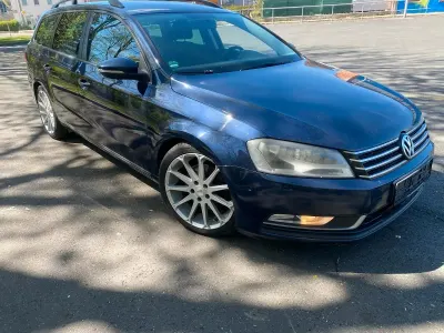 Gebraucht VW Passat 140 PS (102 kW) 2012 Blau Kombi