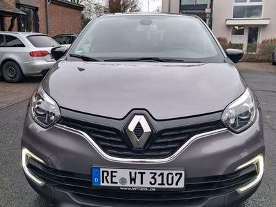 Grau Gebraucht 2018 Renault Captur LIMITED SUV | 10.900 € (Fairer Preis)