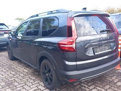 Kometengrau metallic kometengrau metallic Gebraucht 2022 Dacia Jogger Extreme Van / Kleinbus | 20.305 € (Teuer)