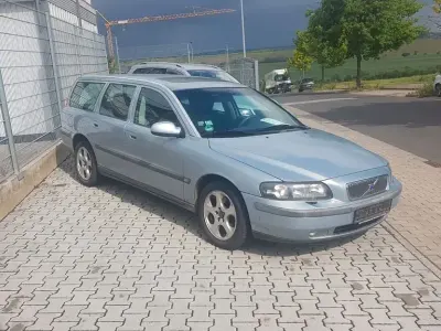 Używany Volvo V70 163 KM (119 kW) 2002 Niebieski Kombi