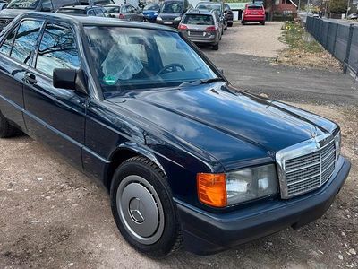 Usata Mercedes 190 109 CV (80 kW) 1991 Blu Berlina