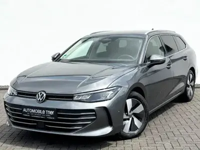 Gebraucht VW Passat Business 150 PS (110 kW) 2025 Platinum grey (metallic) Kombi