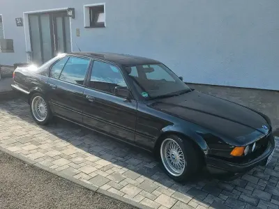 Gebraucht BMW 730 188 PS (138 kW) 1990 Schwarz Limousine