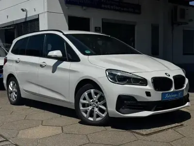Gebraucht BMW 218 Gran Tourer Sport Line 150 PS (110 kW) 2020 Weiß Van / Kleinbus