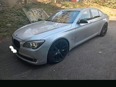 Gebraucht BMW 750 408 PS (300 kW) 2008 Silber Limousine