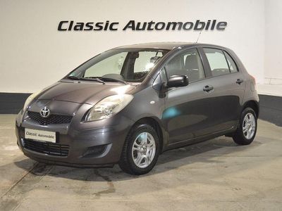 Grau Gebraucht 2010 Toyota Yaris Cool Kleinwagen | 4.990 € (Etwas zu teuer)