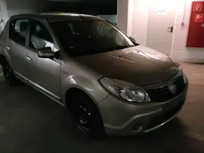 Gebraucht Dacia Sandero 90 PS (66 kW) 2011 Beige Limousine