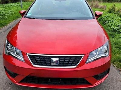 Rot Gebraucht 2018 Seat Leon SC Style Kleinwagen | 10.900 €