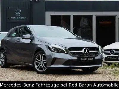 Gebraucht Mercedes A180 Urban 122 PS (89 kW) 2016 Grau Limousine