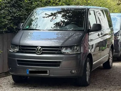 Gebraucht VW Multivan 140 PS (102 kW) 2014 Grau Van / Kleinbus
