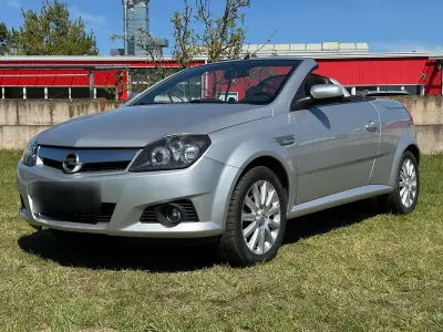 Gebraucht Opel Tigra 125 PS (91 kW) 2006 Silber Cabrio