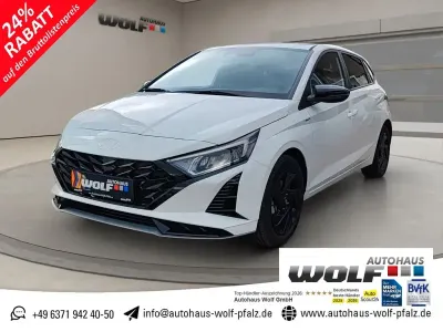 Neu Hyundai i20 Blackline 101 PS (74 kW) 2026 Atlas white Kleinwagen