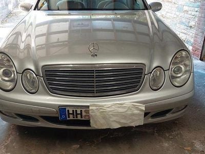 Mercedes E200