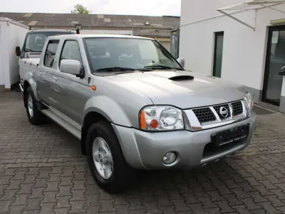 Gebraucht Nissan Navara 133 PS (97 kW) 2004 Silber (metallic) Pickup