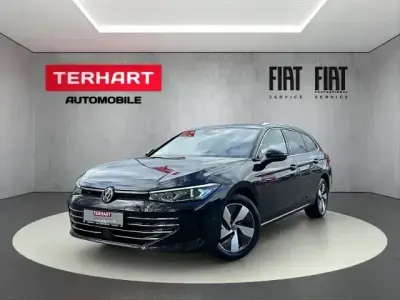 Gebraucht VW Passat Elegance 150 PS (110 kW) 2025 Schwarz Kombi