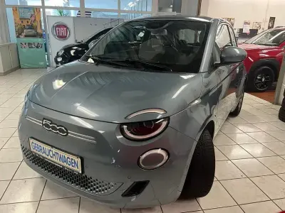 Gebraucht Fiat 500e Icon 86 kW (118 PS) 2021 Blau Limousine