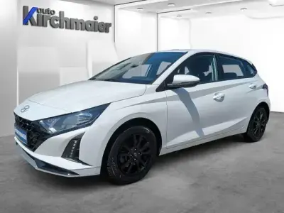 Gebraucht Hyundai i20 Trend 101 PS (74 kW) 2024 Weiß Kleinwagen
