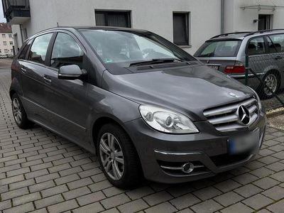 Gebraucht Mercedes B200 2010 Grau Van / Kleinbus
