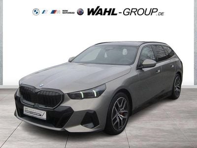 Gebraucht BMW 540 M Sport 303 PS (222 kW) 2025 Oxidgrau Kombi