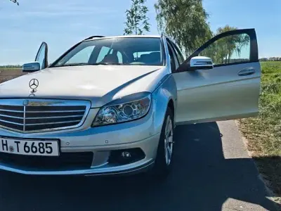 Usata Mercedes C180 156 CV (114 kW) 2009 Argento Berlina