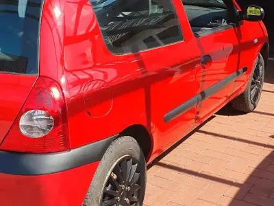 Gebraucht Renault Clio II 58 PS (42 kW) 2009 Rot Kleinwagen