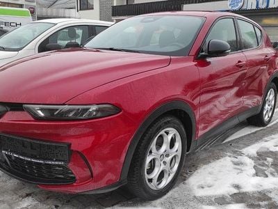 Rot Gebraucht 2023 Alfa Romeo Tonale Sprint SUV | 26.650 € (Fairer Preis)