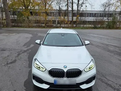 Gebraucht BMW 118 Sport Line 150 PS (110 kW) 2021 Weiß Kleinwagen