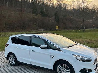 Gebraucht Ford S-MAX Titanium 241 PS (177 kW) 2018 Weiß Van / Kleinbus