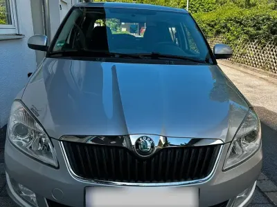 Używany Skoda Fabia 83 KM (61 kW) 2012 Srebrny Hatchback