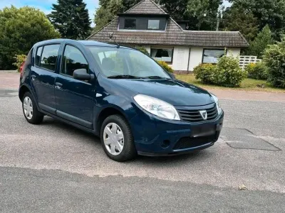 Gebraucht Dacia Sandero 75 PS (55 kW) 2010 Blau Kleinwagen