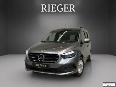 Gebraucht Mercedes T180 Progressive 116 PS (85 kW) 2024 Grau Van / Kleinbus