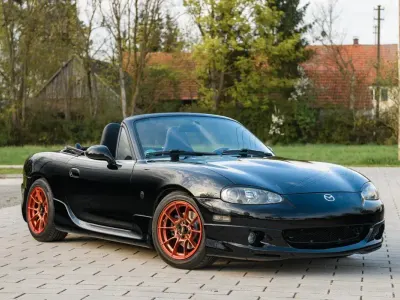 Używany Mazda MX5 Sportive 145 KM (106 kW) 2002 Czarny Kabriolet