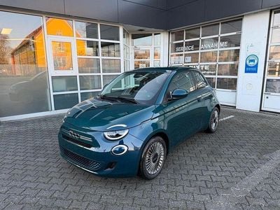 Neu Fiat 500 65 PS (47 kW) 2025 Grün