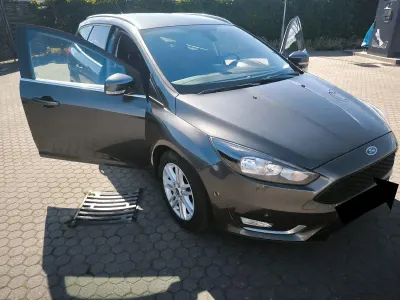 Gebraucht Ford Focus Titanium 120 PS (88 kW) 2015 Schwarz Limousine