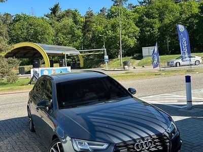 Grau Gebraucht 2017 Audi A4 Kombi | 18.500 €