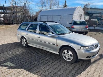 Gebraucht Opel Vectra Elegance 116 PS (85 kW) 2000 Silber Kombi
