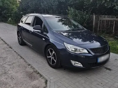 Gebraucht Opel Astra 125 PS (91 kW) 2011 Blau Kombi