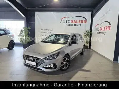 Gebraucht Hyundai i30 Intro Edition 159 PS (116 kW) 2021 Grau Limousine