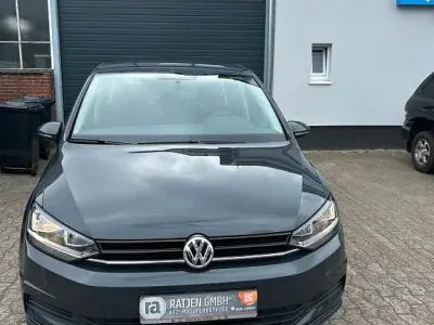 Gebraucht VW Touran Trendline 116 PS (85 kW) 2018 Grau Van / Kleinbus
