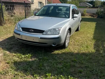 Gebraucht Ford Mondeo 143 PS (105 kW) 2001 Silber Limousine