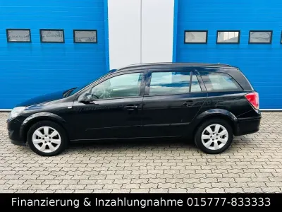 Gebraucht Opel Astra 116 PS (85 kW) 2009 Schwarz Kombi
