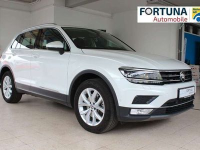 gebraucht VW Tiguan Highline 4Motion Navi LED Kamera AHK schw