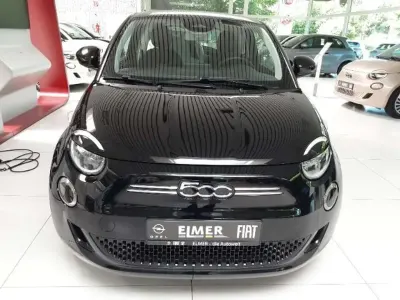 Gebraucht Fiat 500e Action 69 kW (95 PS) 2022 Colore esterno (onyx schwarz) Limousine