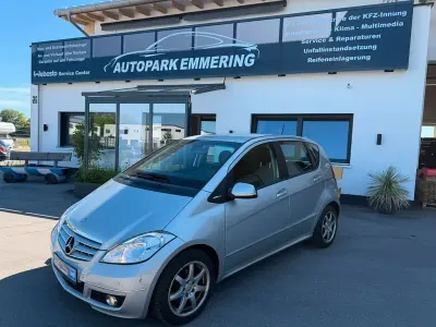 Gebraucht Mercedes A180 116 PS (85 kW) 2010 Silber Limousine